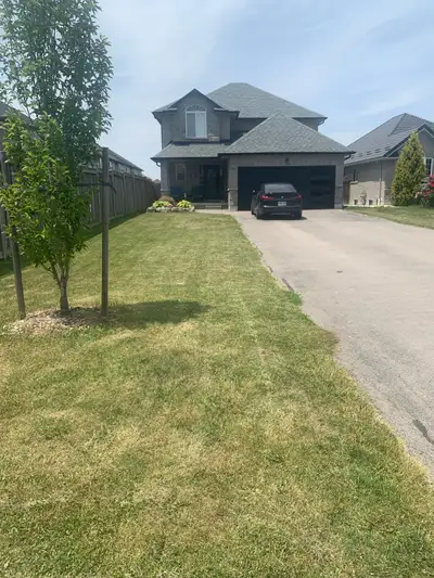 3 Bedroom 4 Bathroom Finished Basement In quiet culdesac 8 car Driveway Private sale
