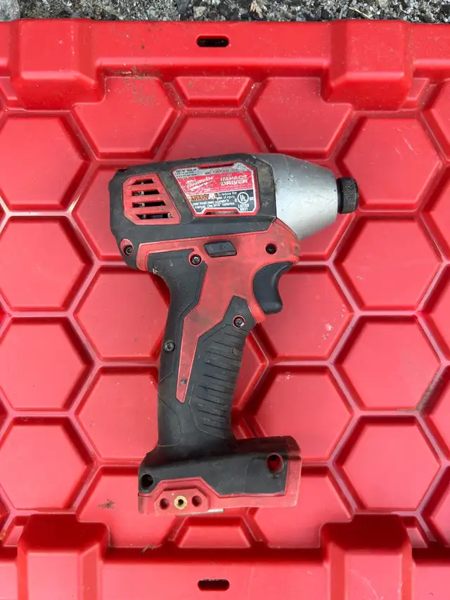 Milwaukee M18 Cordless Impact Driver559281022782023681