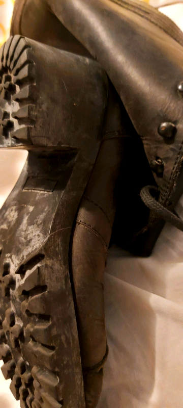 Leather knee high laced boots size 7 Women in Women's - Shoes in City of Toronto - Image 7