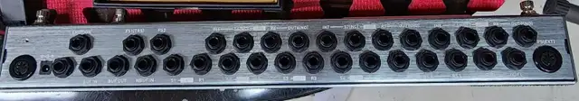 Pedal switcher Moen GEC 8 live in Amps & Pedals in Mississauga / Peel Region - Image 4