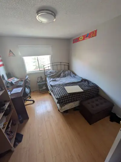 Looking to sublet my private room for the summer. June 1st - August 20th Preferably a student (house...