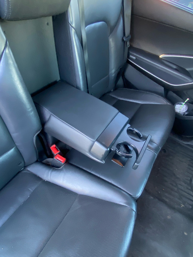 Hyundai Santa Fe in Cars & Trucks in City of Toronto - Image 2
