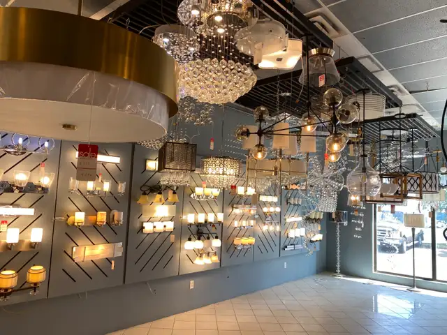 Chandelier in Indoor Lighting & Fans in Hamilton - Image 4