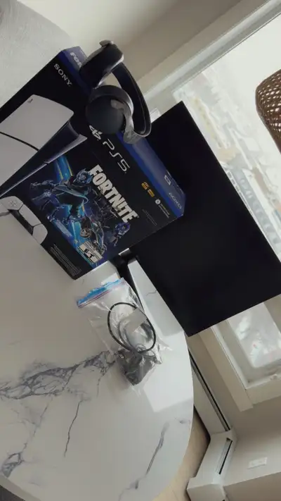 Digital Edition PS5 with Headset @ 27” Acer Gaming Monitor
