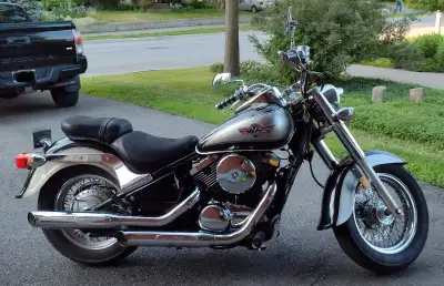 Clean solid bike, it was safetied in 2023 about 400km since then. Rubber is good, new Battery 2024....