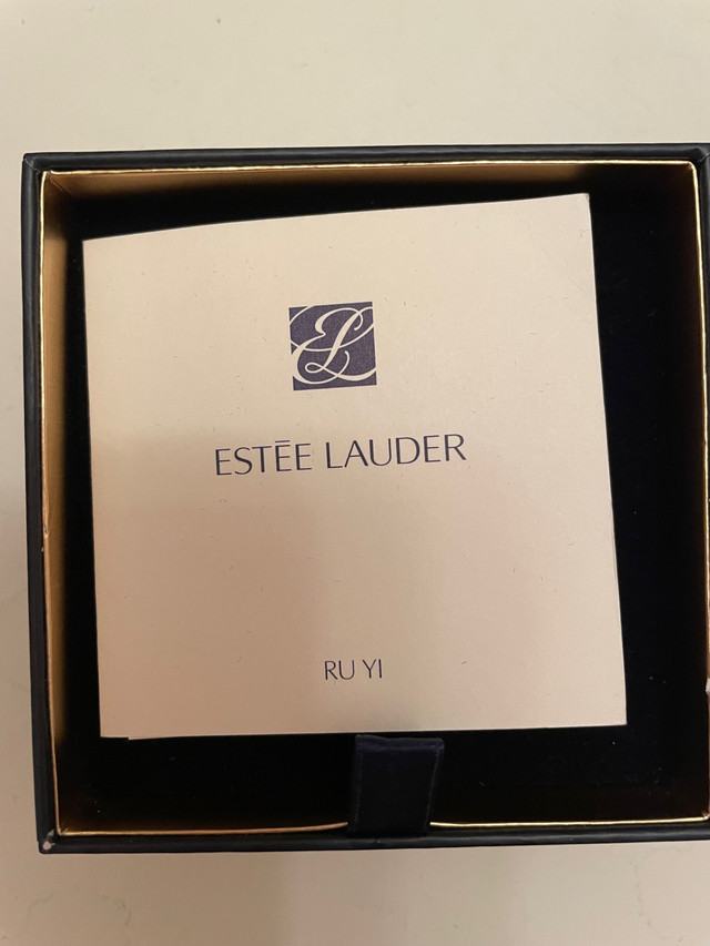 Estée Lauder RARE Ru Yi Translucent Pressed Powder - NEW in Arts & Collectibles in City of Toronto - Image 3
