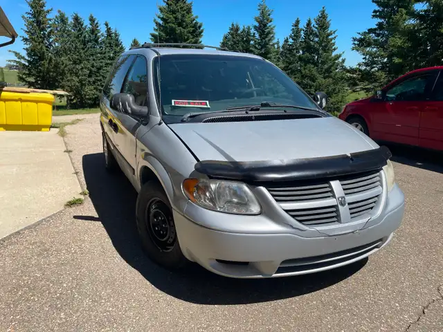 2006 Dodge Caravan $1200 Call 403-860-4478