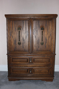 CLASSIC OAK ARMOIRE