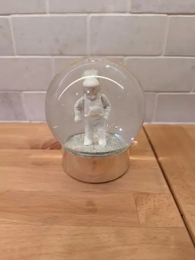 astronaut snow globe, View more