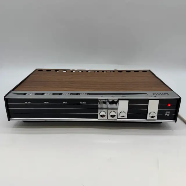Philips 22RH580/42Z Stereo Amplifier in Stereo Systems & Home Theatre in City of Toronto - Image 2
