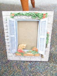 ceramic picture frame (Window - holds a 3 3/4 x 5 1/4 picture)