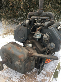 Wisconsin VF-4 4 Cylinder Gas Engine with Transmission.