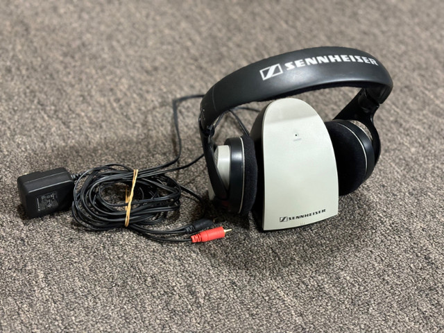 Sennheiser HDR-116 II Headphones in Headphones in Calgary