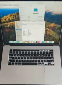Selling/trading Silver Macbook Pro 2019 16" 32gb, 512 ssd, i7 pr