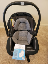 GRACO SNUGRIDE® SNUGLOCK™ 35 DLX used for 1.5 years. Like new!
