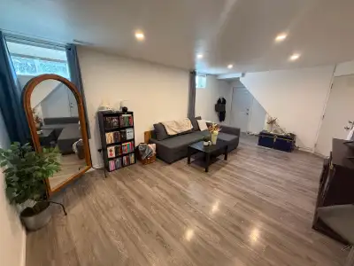 ocated in a quiet neighbourhood, close to bus routes and all amenities! This is a two bedroom, 1 bat...