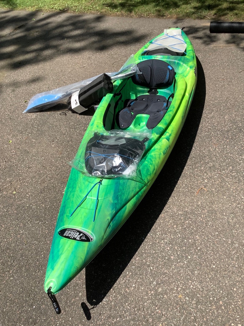 Pelican 10’ sit in Kayak Canoes, Kayaks & Paddles Pembroke Kijiji