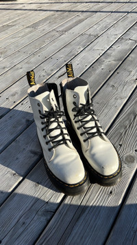 Dr. Martens platform boots size 7