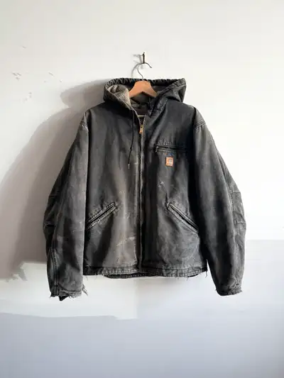 we pay fair price for vintage clothes We are mostly looking for clothing that made before year 2000....