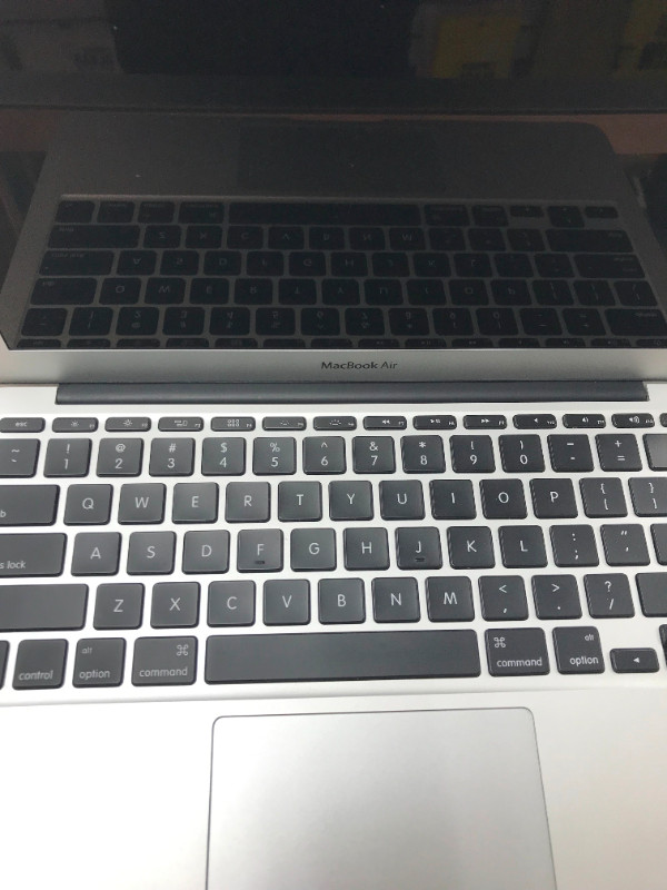 MacBook Air 11" Early 2014 i5 120GB SSD 4GB RAM (with Charger) in Laptops in Oshawa / Durham Region - Image 2