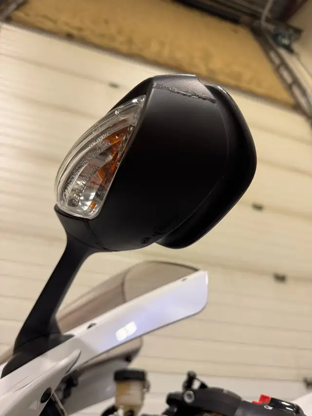 2017 GSXR 750 in Sport Bikes in Edmonton - Image 10