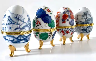 Vintage 1980 Collection. Oeufs en porcelaine de style FABERGÉ, View more