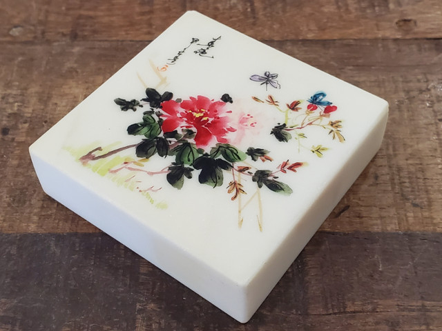 Vintage Asian Hand Painted Art on White Marble Stone Paperweight in Arts & Collectibles in Edmonton - Image 4