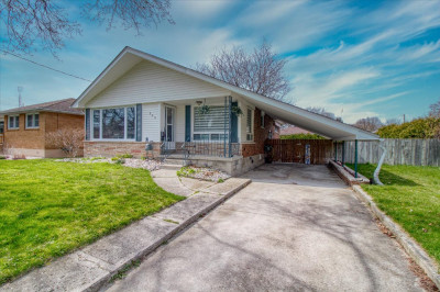 OPEN HOUSE! Nicely Updated! Bungalow in Chatham ON