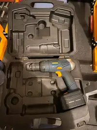 Rona 14.4V Drill W 1 Battery (unsure of battery condition)