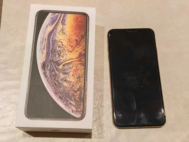 iPhone XS Max 256gb (good cond 80% battery) in Cell Phones in Markham / York Region - Image 2
