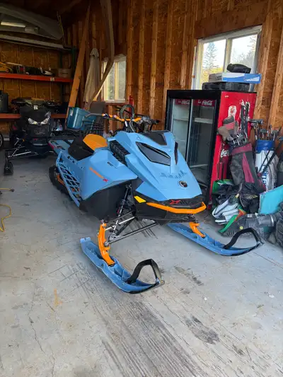 Looking to sell or trade my 2022 850 ski doo summit X 154 with only 1612 kms as I won’t be able to g...