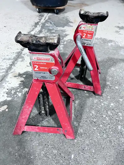 Jack stands, View more