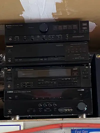 Will pick up any working old unwanted stereo equipment, amps, cd players, tape decks, equalizers, sp...