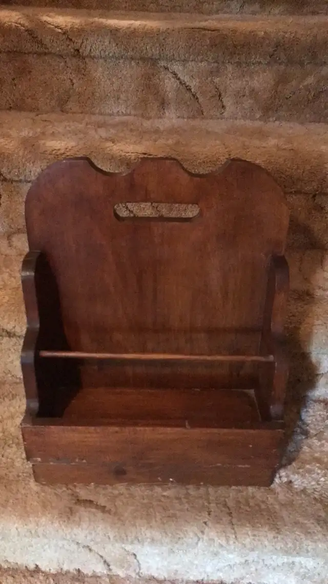 Antique Wood wall mount in Arts & Collectibles in Ottawa - Image 3