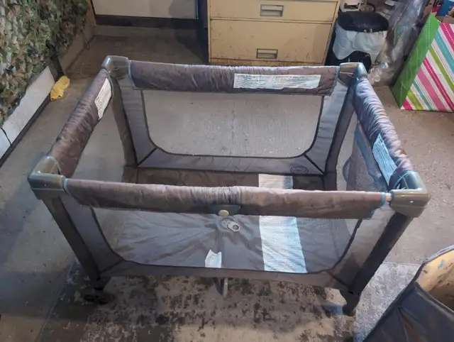 High quality foldable baby crib in Cribs in Edmonton - Image 5