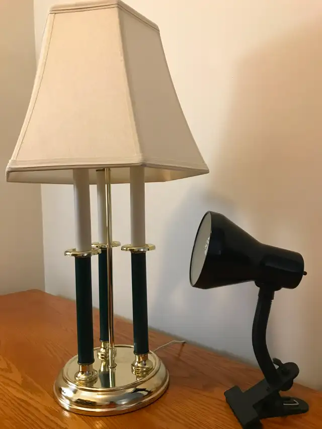 Black Metal CLIP ON ADJUSTABLE Desk Lamp in Indoor Lighting & Fans in Mississauga / Peel Region - Image 8