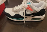 Women’s sport shoes/ Nike Markham / York Region Toronto (GTA) Preview