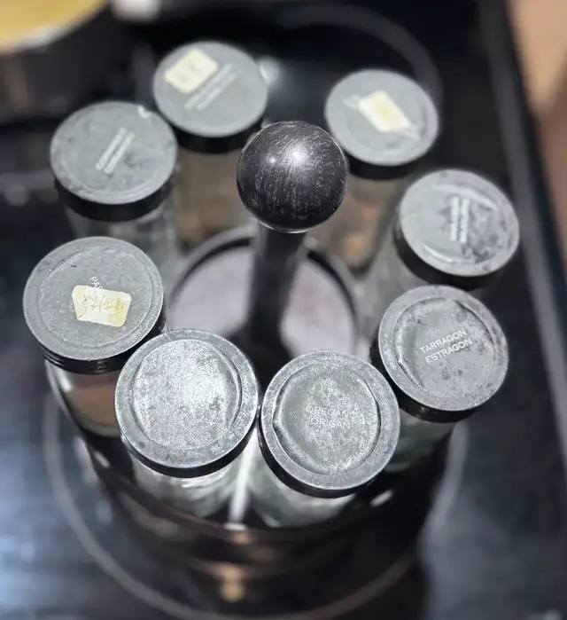 Rotating Spice Rack with 16 Jars63234604215811121