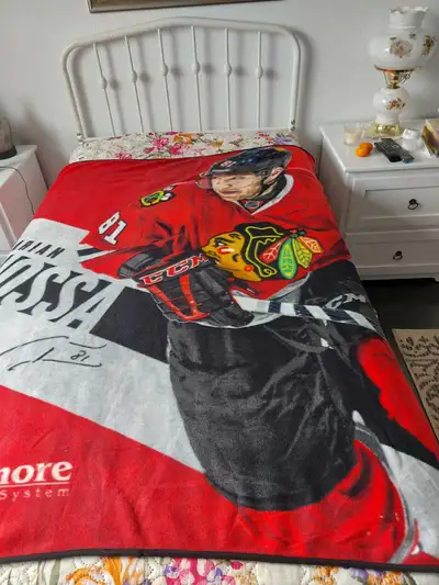 Chicago Blackhawks throw , View more