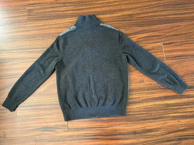 Banana Republic men’s medium zip sweater, wool blend, grey in Men's in Oshawa / Durham Region - Image 11