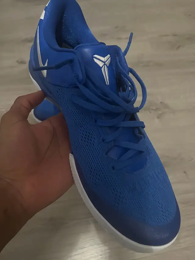 Kobe 8 Blue in Men's Shoes in Oakville / Halton Region - Image 3