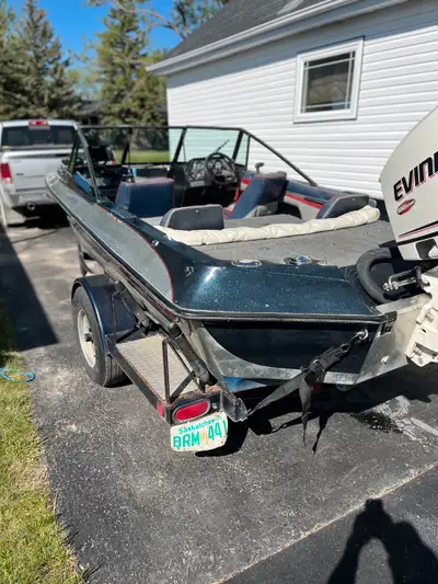 1988 Stratos 189FS 19 ft, 2008 Evinrude E-Tec 150 HP, Humminbird Helix 7, Minkota 70 lb trolling mot...