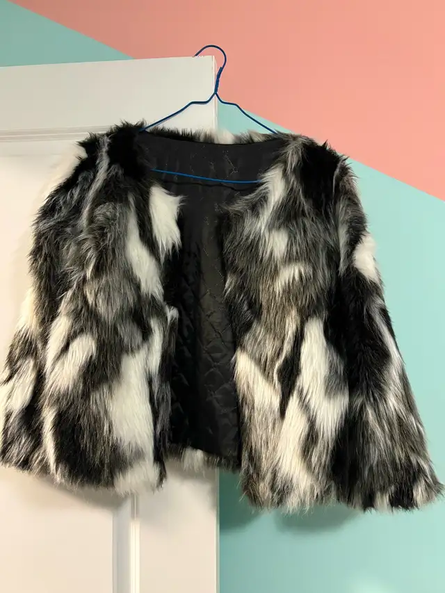  Women’s jackets and coats  in Women's - Tops & Outerwear in Markham / York Region - Image 6