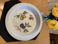 LOVELY EVESHAM PIE PLATE NEW