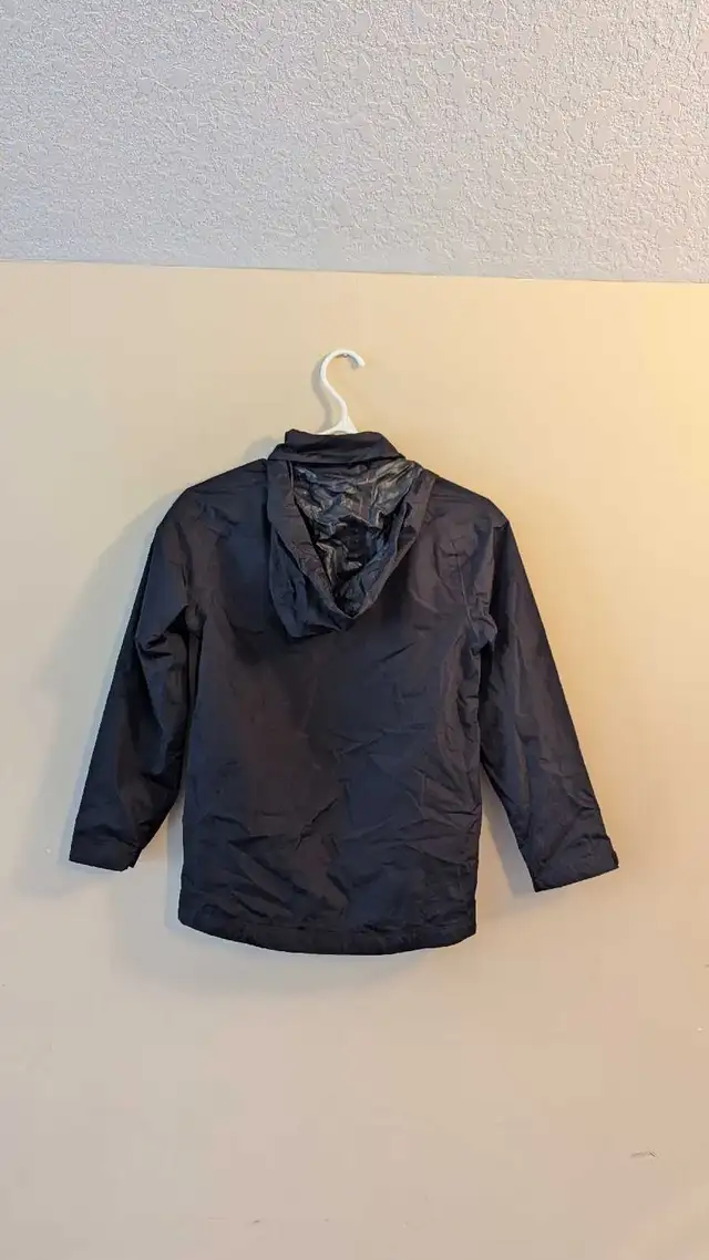 kids umbro coat size 10 in Kids & Youth in Cambridge - Image 3