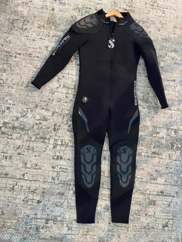 ScubaPro Men's Size 2XLS Wetsuit 3mm in Water Sports in Ottawa - Image 2