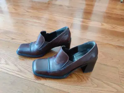 Women's shoes, View more