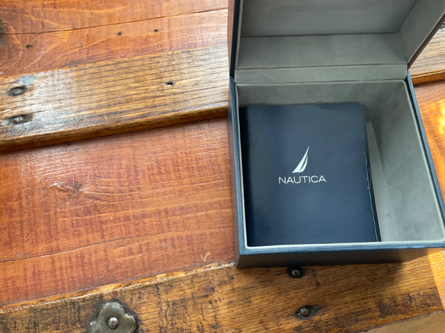 Montre Nautica pour homme in Jewellery & Watches in West Island - Image 7