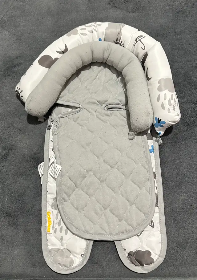 Goldbug Infant Car Seat Head Support in Strollers, Carriers & Car Seats in London - Image 2