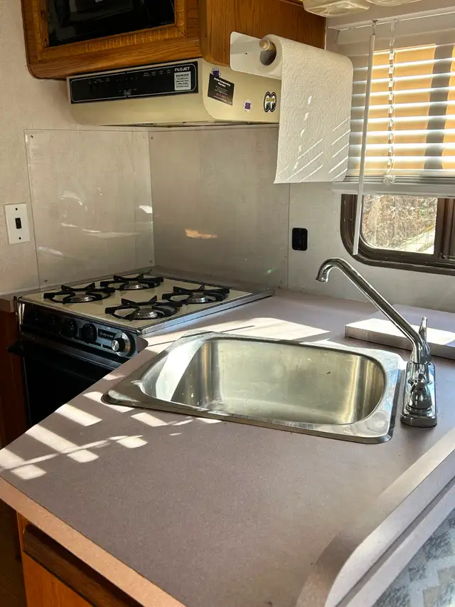 Motorhome in RVs & Motorhomes in Nanaimo - Image 11